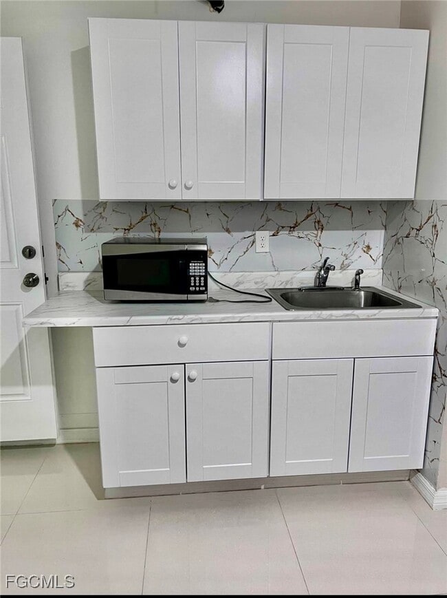 Building Photo - 2211-2211 Park Rd