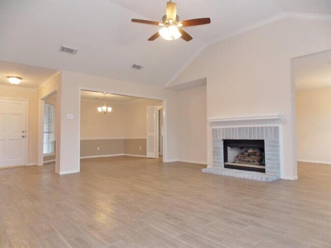 Building Photo - 17623 Smooth Rock Falls Dr