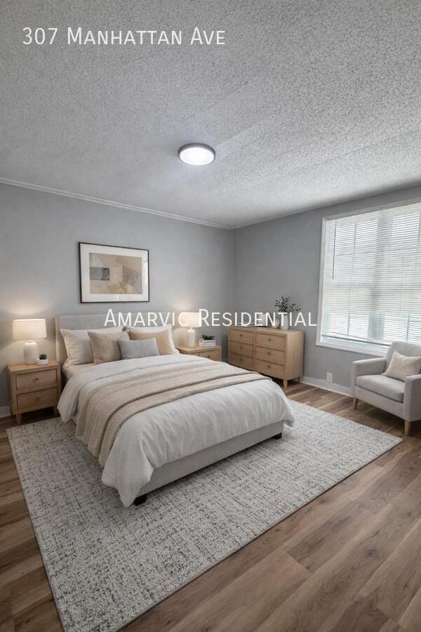 Foto del edificio - 307 Manhattan Ave