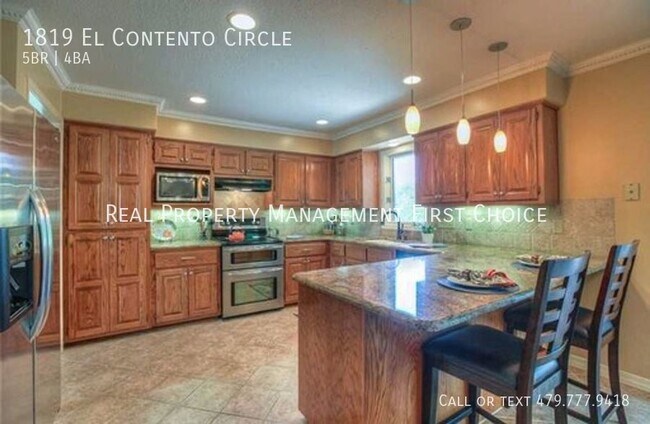 Building Photo - 5 Bedroom for rent in Bentonville!