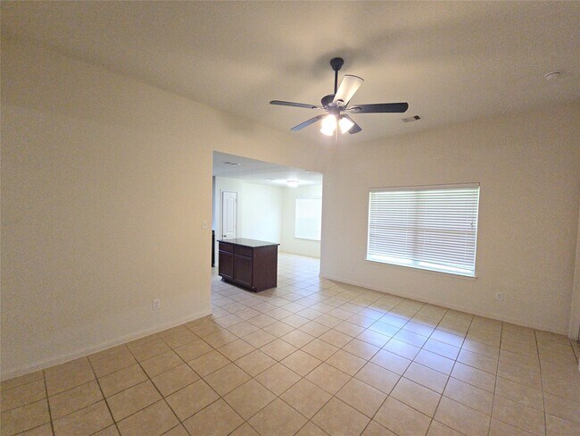 Foto del edificio - 2303 Golden Brandy Ln