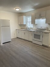 Building Photo - 143 Hughes Dr