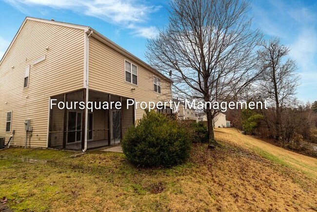 Building Photo - Bright End-Unit Townhome with Screened Porch & Community Pool – Raleigh Location