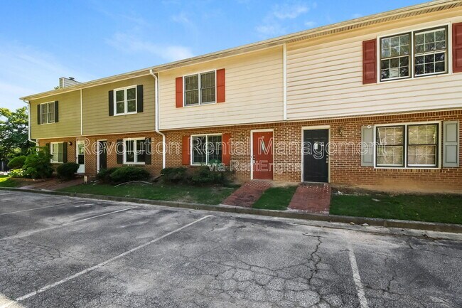 Foto del edificio - 2140 Kings Gate Cir SW