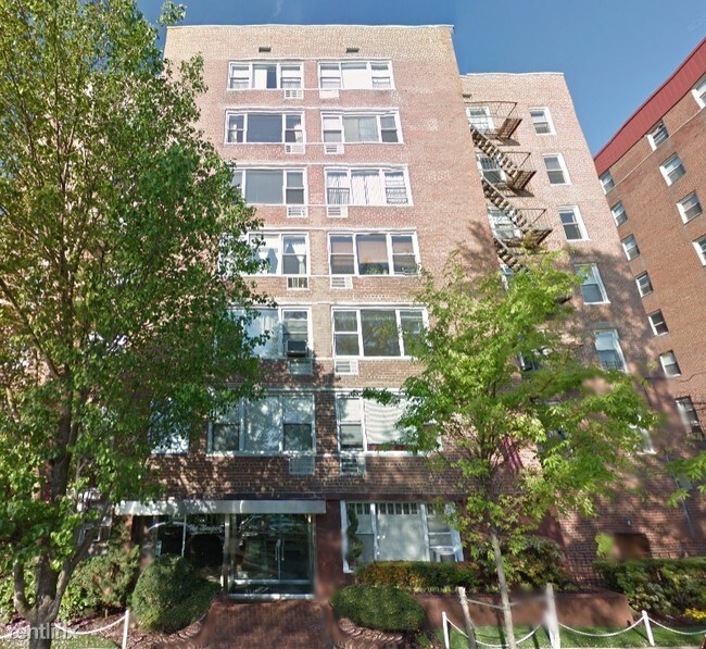 7140 112th St, Forest Hills, NY 11375 Condo for Rent in Forest Hills