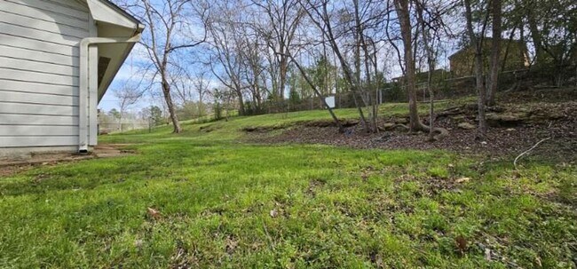 Building Photo - 121 Meadowbrook Dr