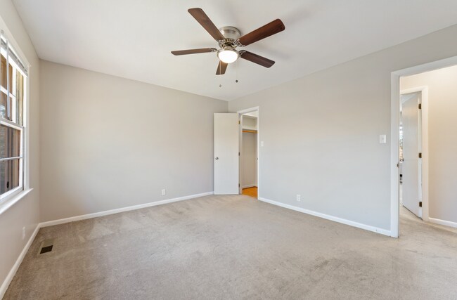 Foto del edificio - Charming 2-Bedroom townhome!