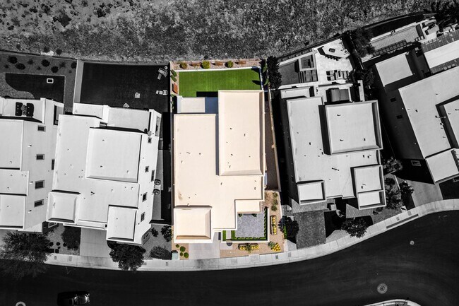 Foto del edificio - Luxury Rental with Mountain Views in Gated Henderson Community