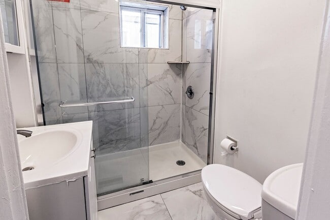 Building Photo - 3 bedroom, 1 bath updated home in The City...