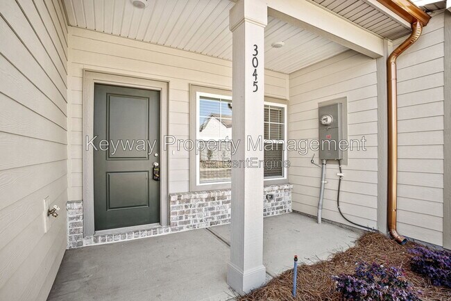 Building Photo - 3225 Venetian Dr