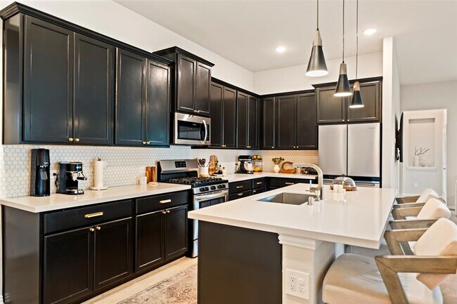 Building Photo - 531 Carina Gaze Dr