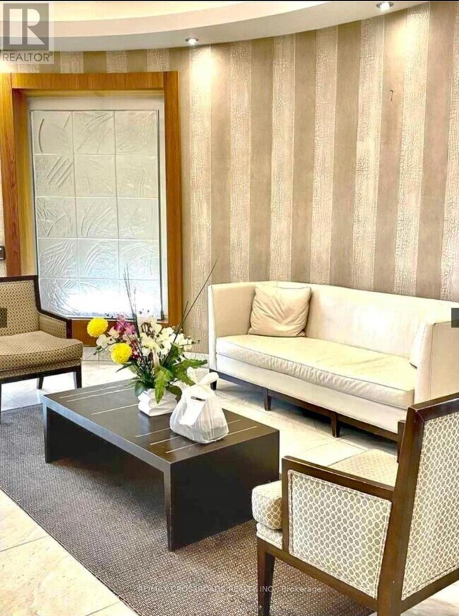 Photo du bâtiment - 85 Bloor St E