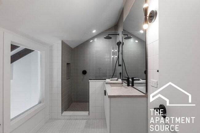 Foto del edificio - 1712 Oak Ave