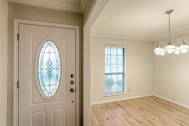 Foto del edificio - 1720 Brighton Dr