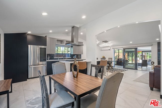 Foto del edificio - 20412 Oxnard St