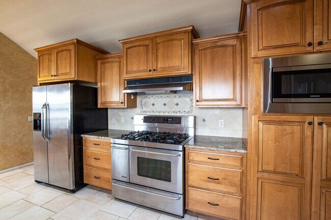 Foto del edificio - Spacious 4-Bedroom / 2-Bathroom Home with Modern Amenities in Edmond!