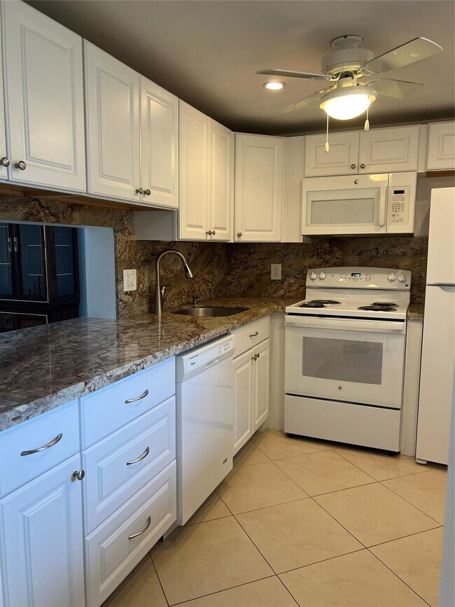 Foto del edificio - 2615 NE 3rd Ct