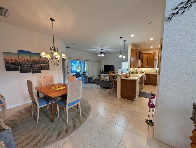 Building Photo - 4480 Strathmore Dr