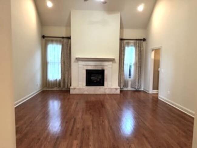 Building Photo - 217 Asheton Lakes Way