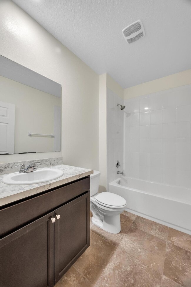 Foto del edificio - 2538 SE Rock Springs Dr