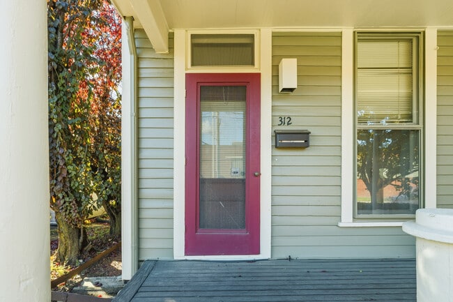 Photo - 312 N College Ave Townhome