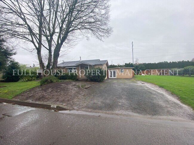 Building Photo - Great Autzen Stadium Neighborhood 2 Bed, 1...