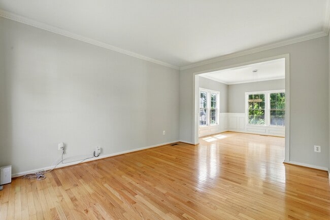 Building Photo - 2513 Holly Springs Ct