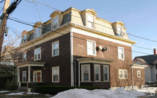 Primary Photo - 164 Essex St