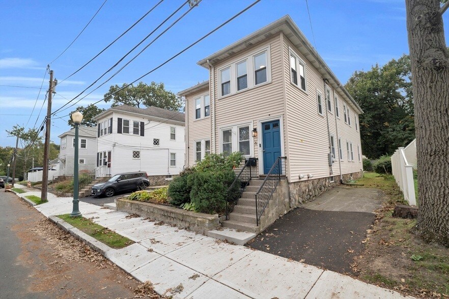 Primary Photo - 6 Stirling St