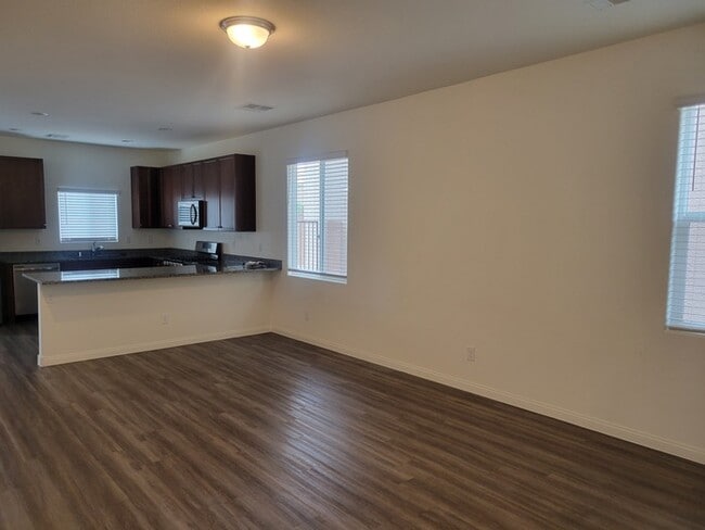 Foto del edificio - Newer 3 bedroom home in Treville Subdivision!