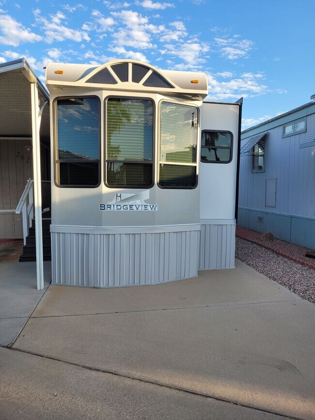 Foto del edificio - 55 + Beautiful Park Model. 2 Bed/1.5 bath ...