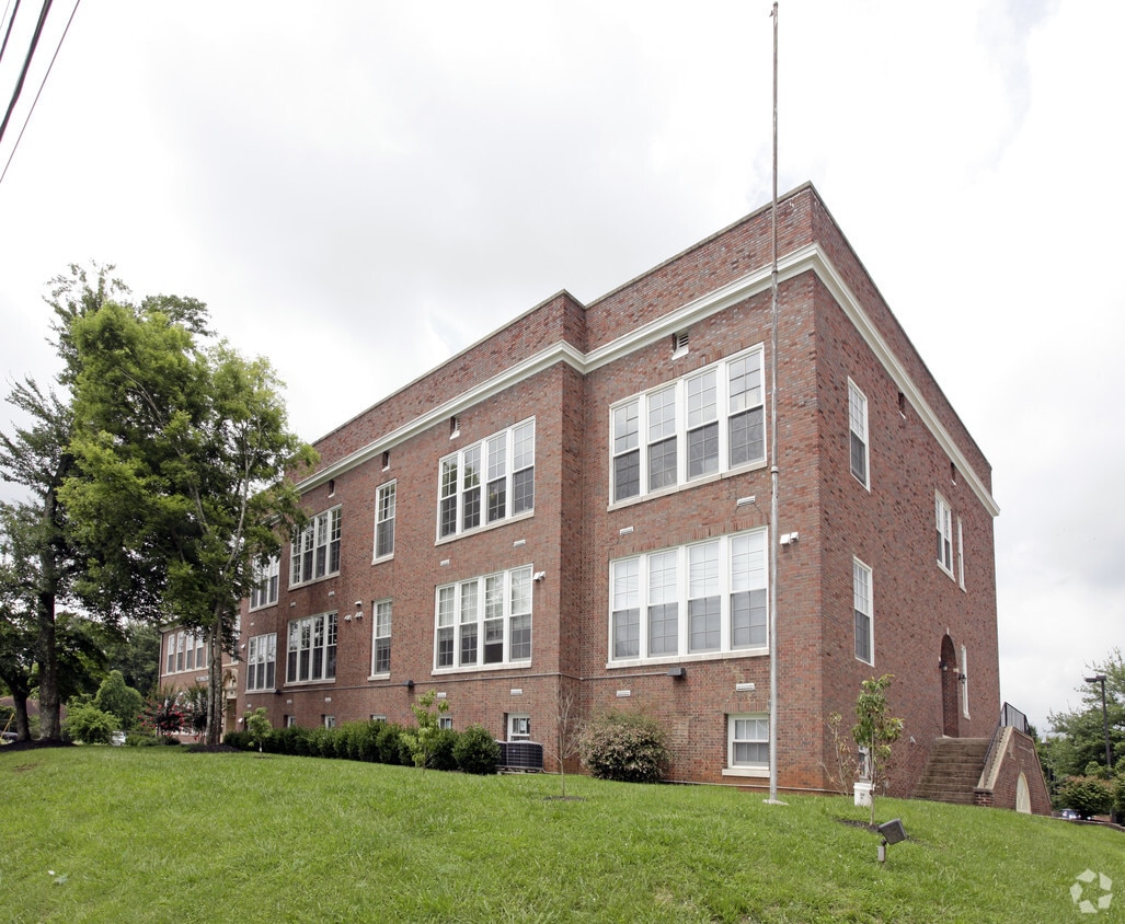 Building Photo - Brownlow School Lofts