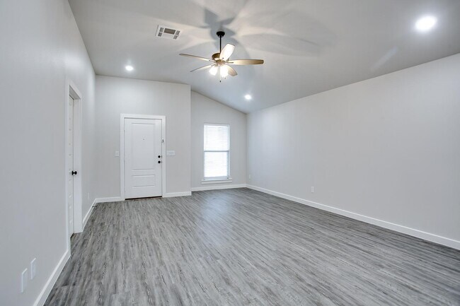 Building Photo - 10518 Abbeville Ave