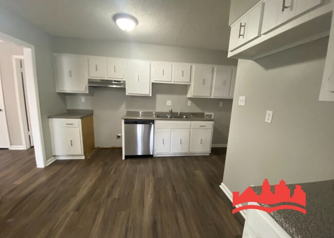Building Photo - 5277 Sunray Dr