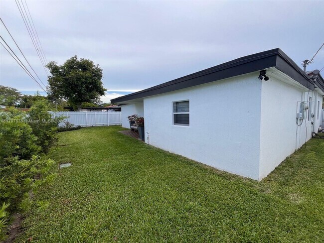 Foto del edificio - 18361 NE 20th Pl