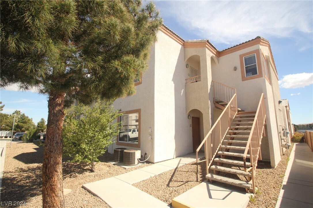 Primary Photo - 4655 Gold Dust Ave