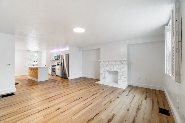 Building Photo - Brand New 3 bed, 2 bath Remodel located in...