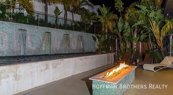 Building Photo - 6435 Weidlake Dr Los Angeles, CA 90068