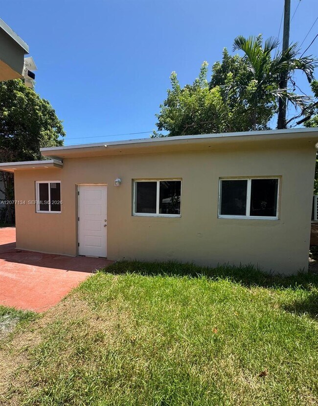 Building Photo - 510 NW 47th St