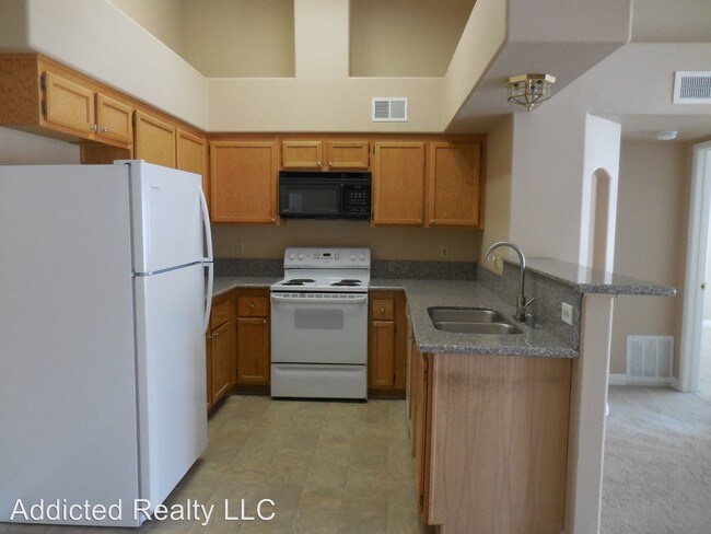 Building Photo - 1575 W Warm Springs Rd