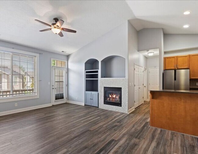 Foto del edificio - North Salt Lake Like New 2 bad, 2 bath 2 car garage