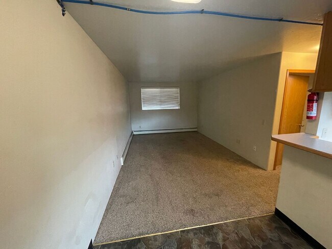 Foto del edificio - 1 BD, 1 BA Apartment Nestled Back on a Cul-de-Sac