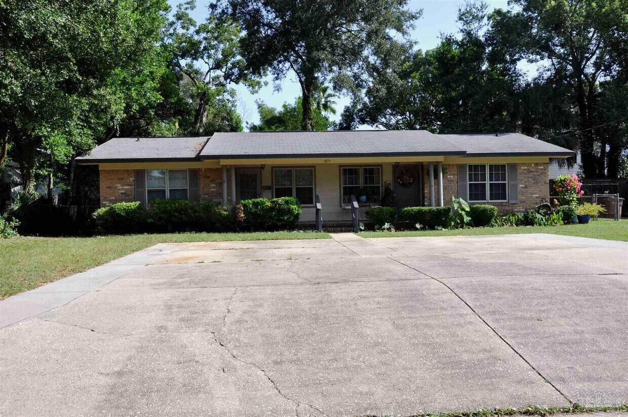 Foto principal - 1611 E Brainerd St