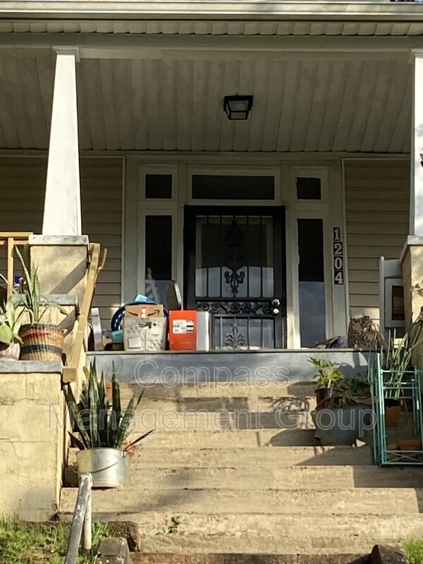 Foto del edificio - 1204 Valley Dr SW