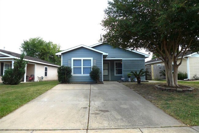Building Photo - 19939 Great Elms Dr