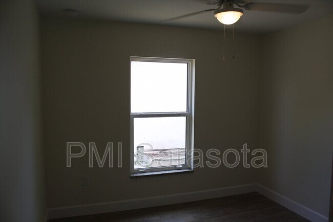 Foto del edificio - 2932 Gillespie Ave
