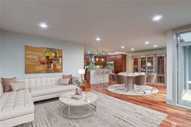 Building Photo - 2Bd/2Ba Kirkland Condo