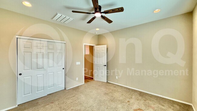 Foto del edificio - 6994 W Springfield Wy