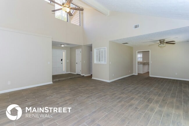 Building Photo - 135 Red Oak Dr