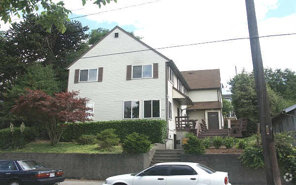 Foto del edificio - 5210 11th Ave NE